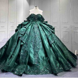 Mumuleo Luxury Emerald Green Satin Quinceañera Dress | Off Shoulder Beaded Lace Ball Gown with Big Bow & Long Train