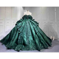 Mumuleo Luxury Emerald Green Satin Quinceañera Dress | Off Shoulder Beaded Lace Ball Gown with Big Bow & Long Train