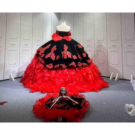Mumuleo Custom Made Burgundy Black Floor-Length Ball Gown Quinceanera Dress Off-Shoulder Lace Appliques Sweep Train Luxury Satin