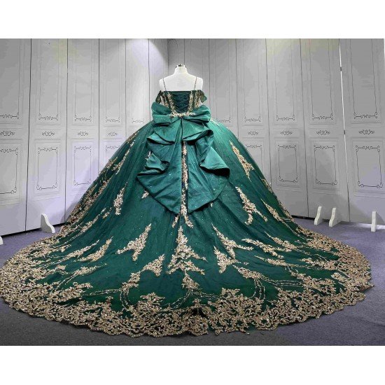 Mumuleo Emerald Green Quinceanera Dresses 2027 Floor-Length Modern Ball Gown Sweep Train Satin Knitted Lace Bow