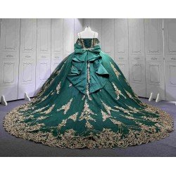 Mumuleo Emerald Green Quinceanera Dresses 2027 Floor-Length Modern Ball Gown Sweep Train Satin Knitted Lace Bow