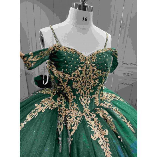 Mumuleo Emerald Green Quinceanera Dresses 2027 Floor-Length Modern Ball Gown Sweep Train Satin Knitted Lace Bow