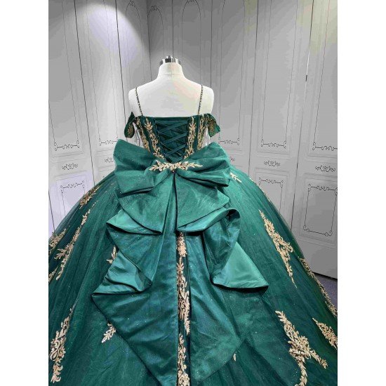 Mumuleo Emerald Green Quinceanera Dresses 2027 Floor-Length Modern Ball Gown Sweep Train Satin Knitted Lace Bow
