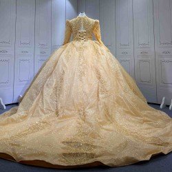 Mumuleo Gold Long Sleeve Ball Gown Floor-Length Modern Satin Quinceanera Dresses with Chapel Train Beading Lace Print 2026