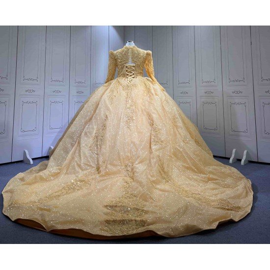 Mumuleo Gold Long Sleeve Ball Gown Floor-Length Modern Satin Quinceanera Dresses with Chapel Train Beading Lace Print 2026