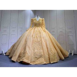 Mumuleo Gold Long Sleeve Ball Gown Floor-Length Modern Satin Quinceanera Dresses with Chapel Train Beading Lace Print 2026