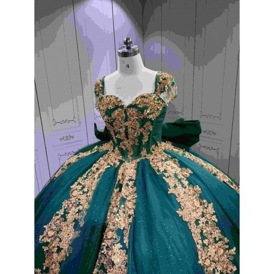 Mumuleo Emerald Green Quinceanera Ball Gown Floor-Length Chapel Train Modern Satin Knitted Dress for Teenagers