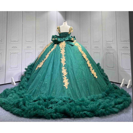 Mumuleo Emerald Green Quinceanera Ball Gown Floor-Length Chapel Train Modern Satin Knitted Dress for Teenagers