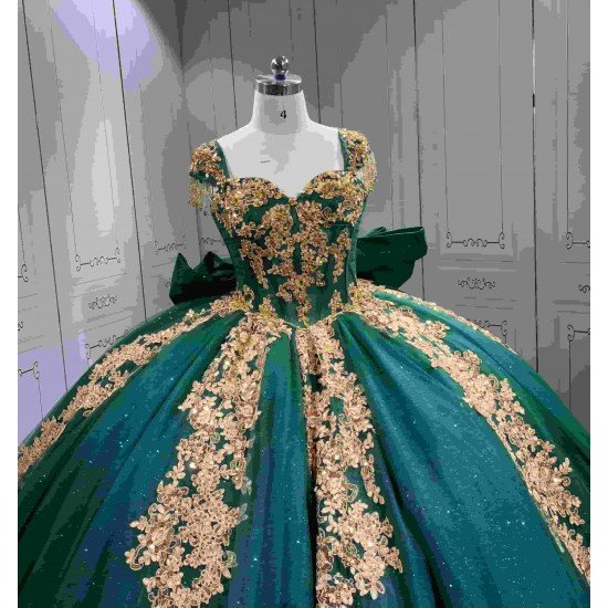 Mumuleo Emerald Green Quinceanera Ball Gown Floor-Length Chapel Train Modern Satin Knitted Dress for Teenagers
