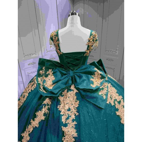 Mumuleo Emerald Green Quinceanera Ball Gown Floor-Length Chapel Train Modern Satin Knitted Dress for Teenagers