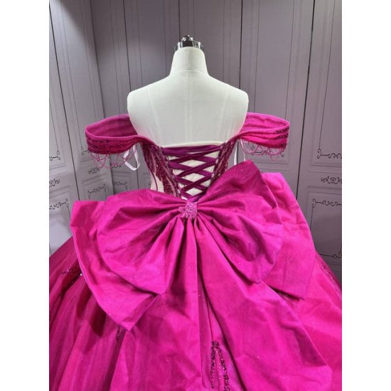 Mumuleo Fuchsia Quinceanera Ball Gown Floor-Length Modern Lace Chapel Train Teenagers Natural Waist Satin Dress 2026