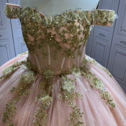 Off Shoulder Rose Gold Quinceanera Dresses for Girls Appliques Floor Length Tulle Vestido De 15 Anos Customised