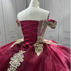 Princess Burgundy Quinceanera Dresses 15 Anos Off the Shoulder Sweetheart Lace Appliques Vestidos De 15 Anos Customised