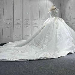 Vintage Off Shoulder Wedding Dresses Strapless Lace Tulle Sweep Train New Design Bridal Gowns